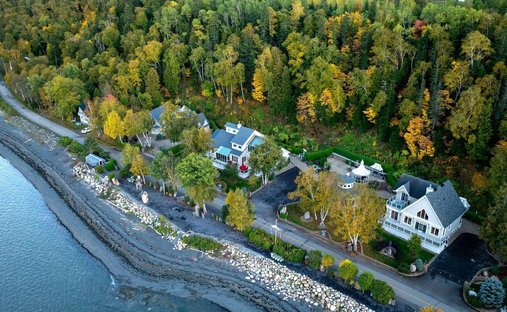 House in Saint-Bernard-sur-Mer, Quebec, Canada 1