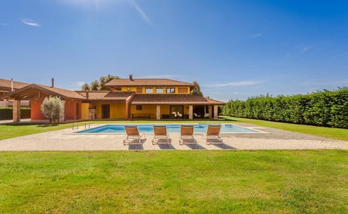 House in Suno, Piedmont, Italy 1