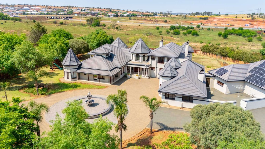 House in Sunderland Ridge AH, Gauteng, South Africa 1 - 16358610