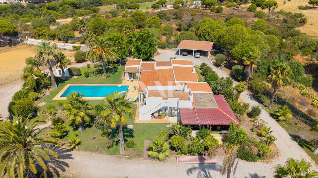 Villa in Quarteira, Algarve, Portugal 2 - 16360968