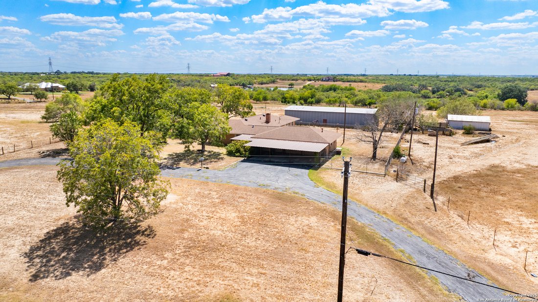 Farm Ranch in Floresville, Texas, United States 1 - 16363366