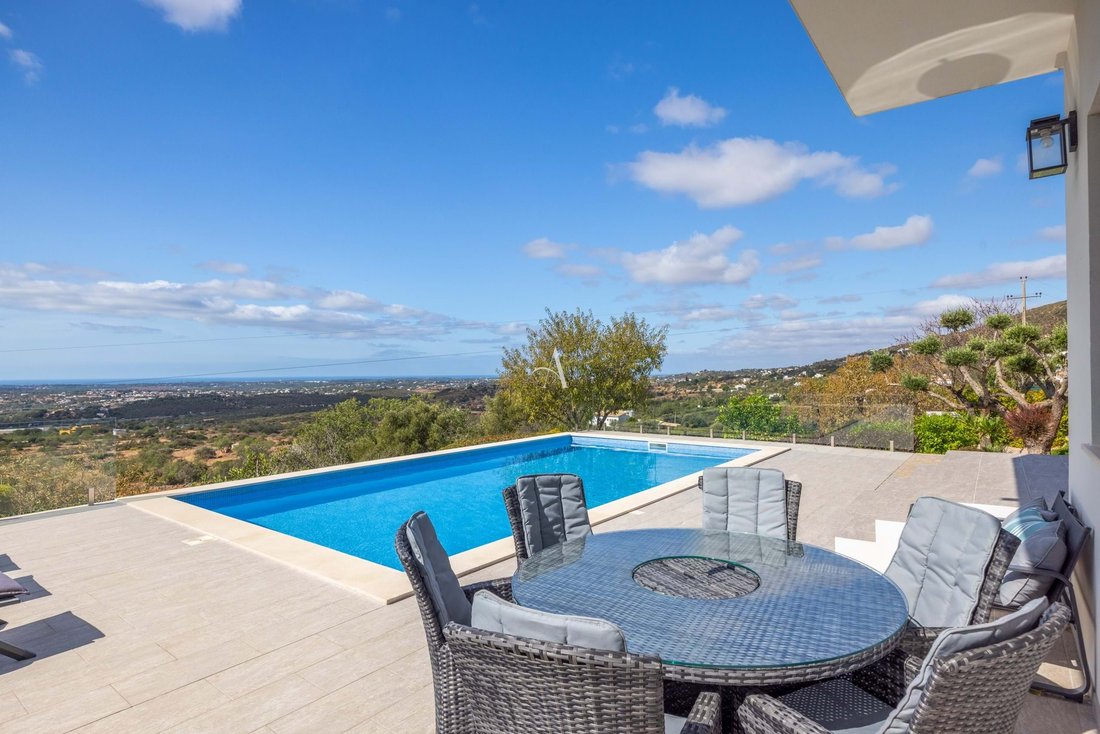 Villa in Santa Barbara de Nexe, Algarve, Portugal 2 - 15688726