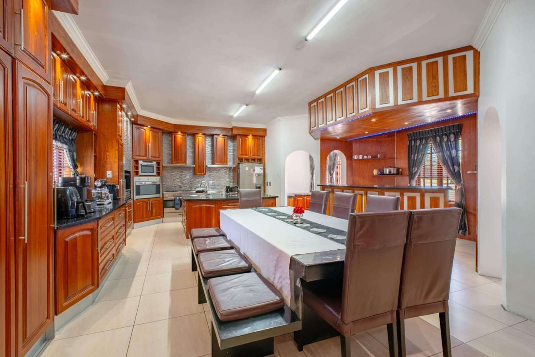 House in Sunderland Ridge AH, Gauteng, South Africa 4 - 16358610