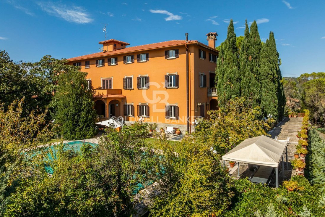 Villa in Corciano, Umbria, Italy 3 - 15625347