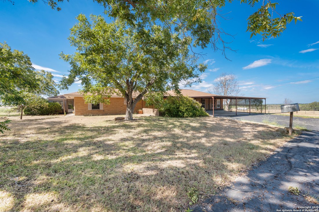 Farm Ranch in Floresville, Texas, United States 2 - 16363366