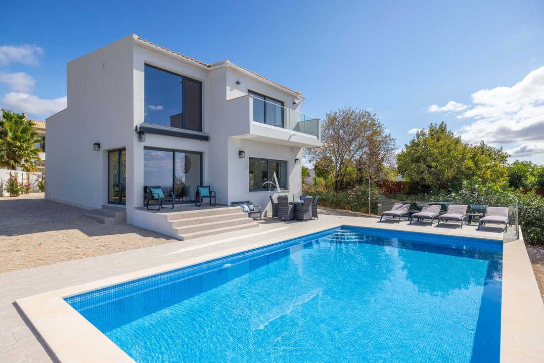Villa in Santa Barbara de Nexe, Algarve, Portugal 1 - 15688726