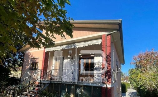 Villa in Ronchi, Massa, Italien 1