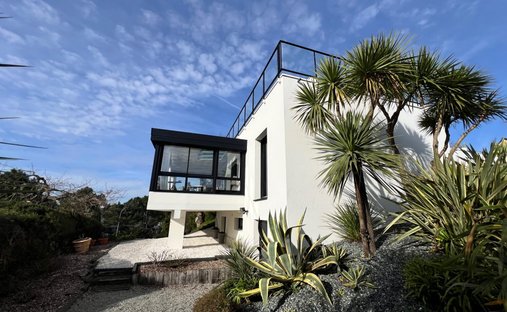 House in Kerguelen-Quehello Congard-Maison Rou, Larmor-Plage, France 1