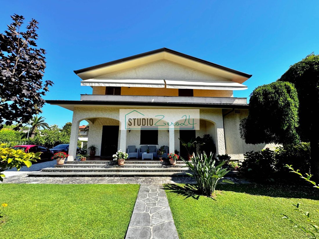 Villa in Caranna-Vaiana, Forte dei Marmi, Tuscany 1 - 16362906