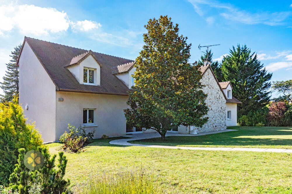 Estate in Thoiry, Ile-de-France, France 4 - 16361740