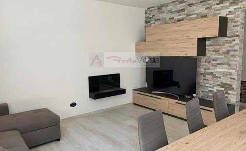 Villa in Vittoria Apuana, Forte dei Marmi, Tuscany 1