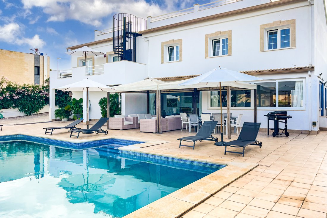 Villa in Llucmajor, Balearic Islands, Spain 1 - 16358620