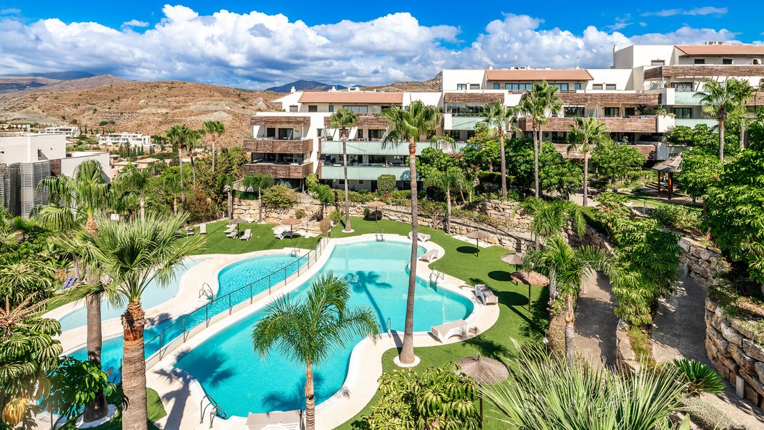 Penthouse in Benahavis, Andalusia, Spain 1 - 16361637