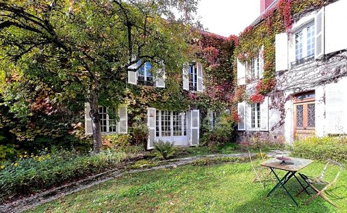 Maison à Mareuil-sur-Ay, Aÿ-Champagne, France 1