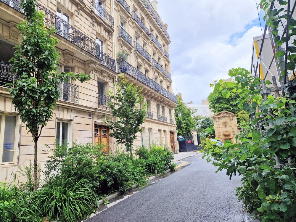 Apartment in Lorette-Martyrs, Paris 9e Arrondissement, Paris 3 - 16358887