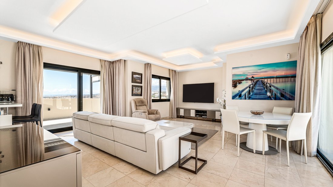 Penthouse in Benahavis, Andalusia, Spain 5 - 16361637