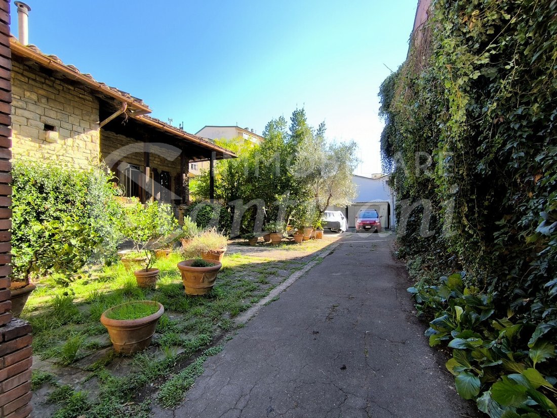 Villa in Rifredi - Careggi, Florence, Italy 3 - 16363420