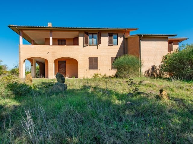 Villa in Historic Center, Siena, Tuscany 1 - 16358362