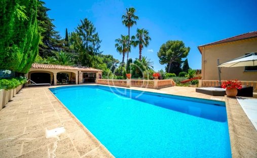 Villa in Vieux Cannet, Le Cannet, France 1