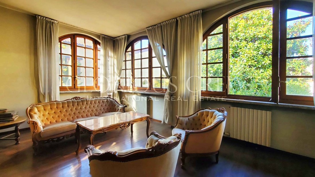Villa in Center, Seregno, Lombardy 1 - 16362874