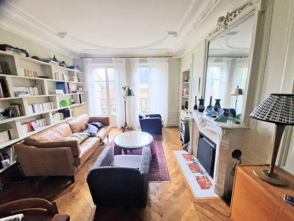 Apartment in Lorette-Martyrs, Paris 9e Arrondissement, Paris 2 - 16358887