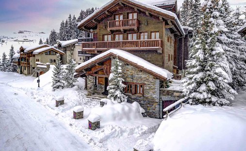 Chalet in Courchevel, Auvergne-Rhône-Alpes, France 1