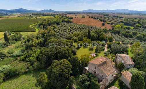 Country House in Roccastrada, Tuscany, Italy 1