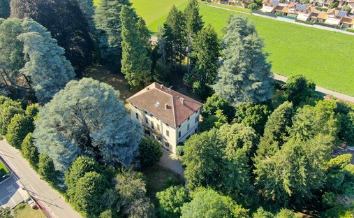 Villa a Centro, Varese, Lombardia 1