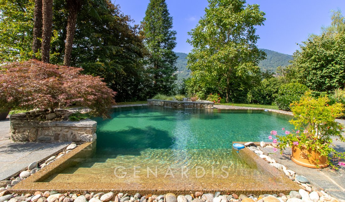 Villa in Tresa, Ticino, Switzerland 1 - 16358443