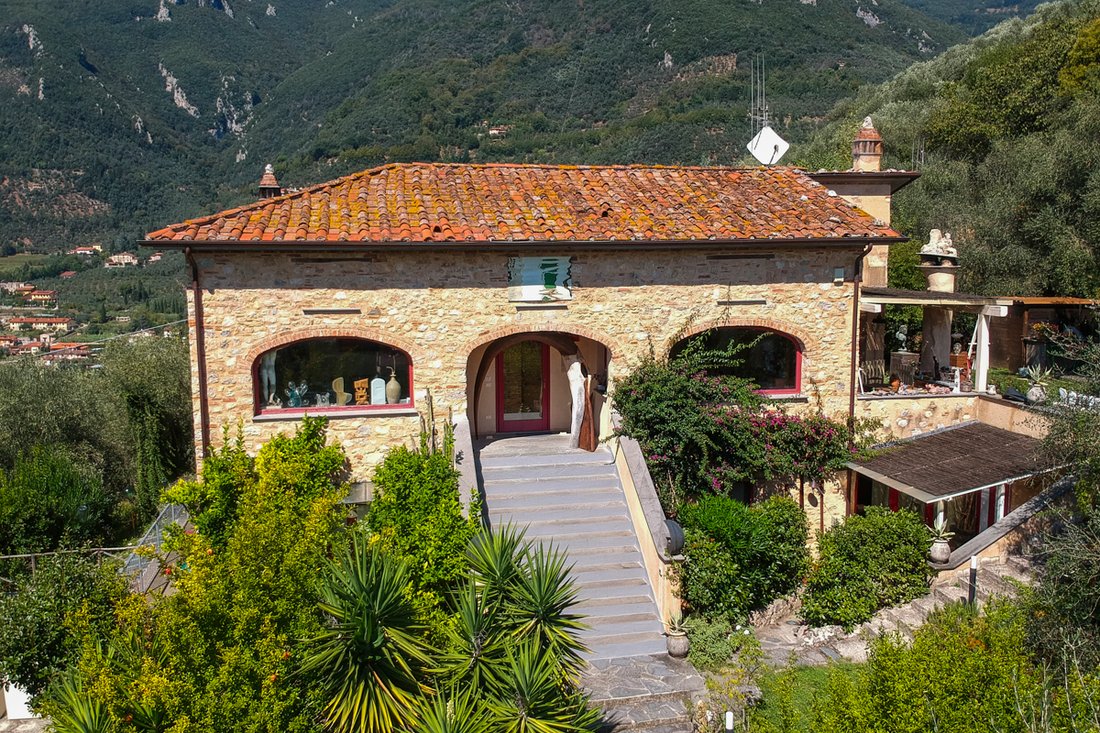 Villa in Camaiore, Tuscany, Italy 5 - 16358019