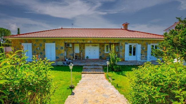 House in Carvoeiro, Santarem District, Portugal 2 - 16358761