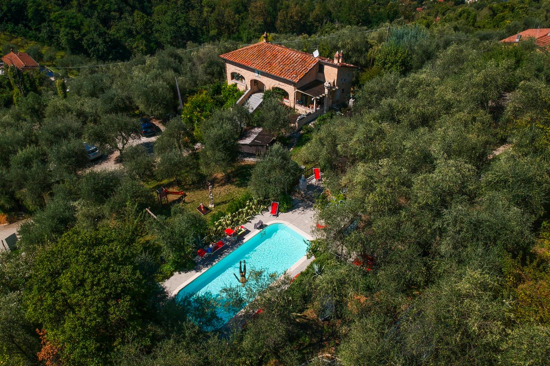 Villa in Camaiore, Tuscany, Italy 1 - 16358019