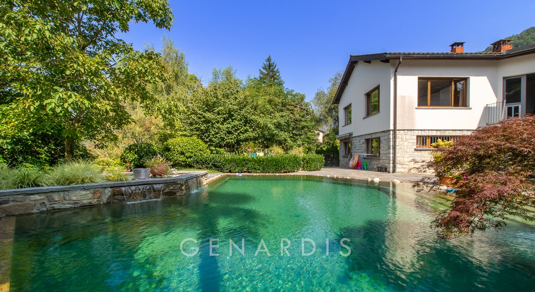 Villa in Tresa, Ticino, Switzerland 2 - 16358443