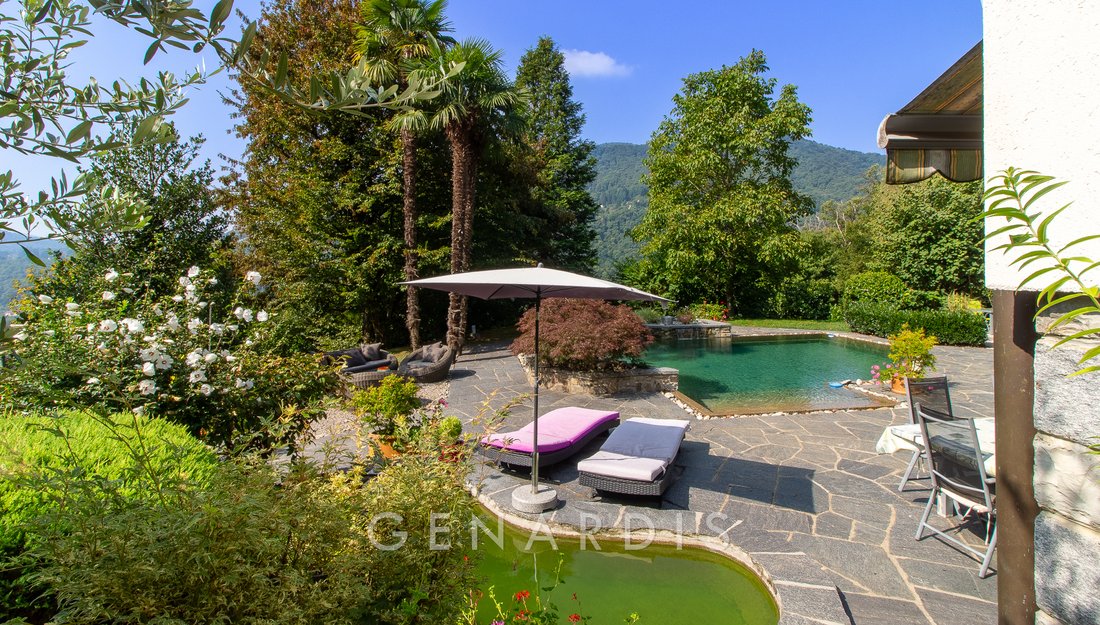 Villa in Tresa, Ticino, Switzerland 4 - 16358443