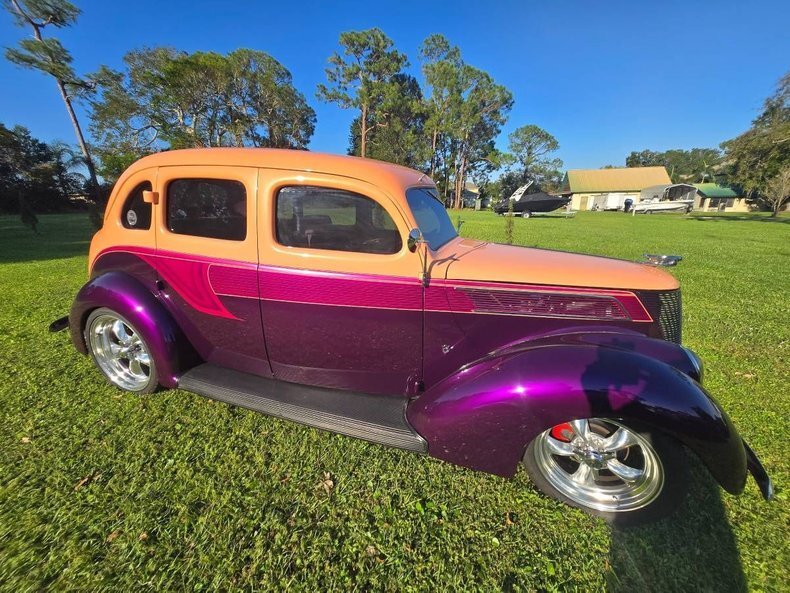 Sedan in Glendale, United States 2 - 16364296