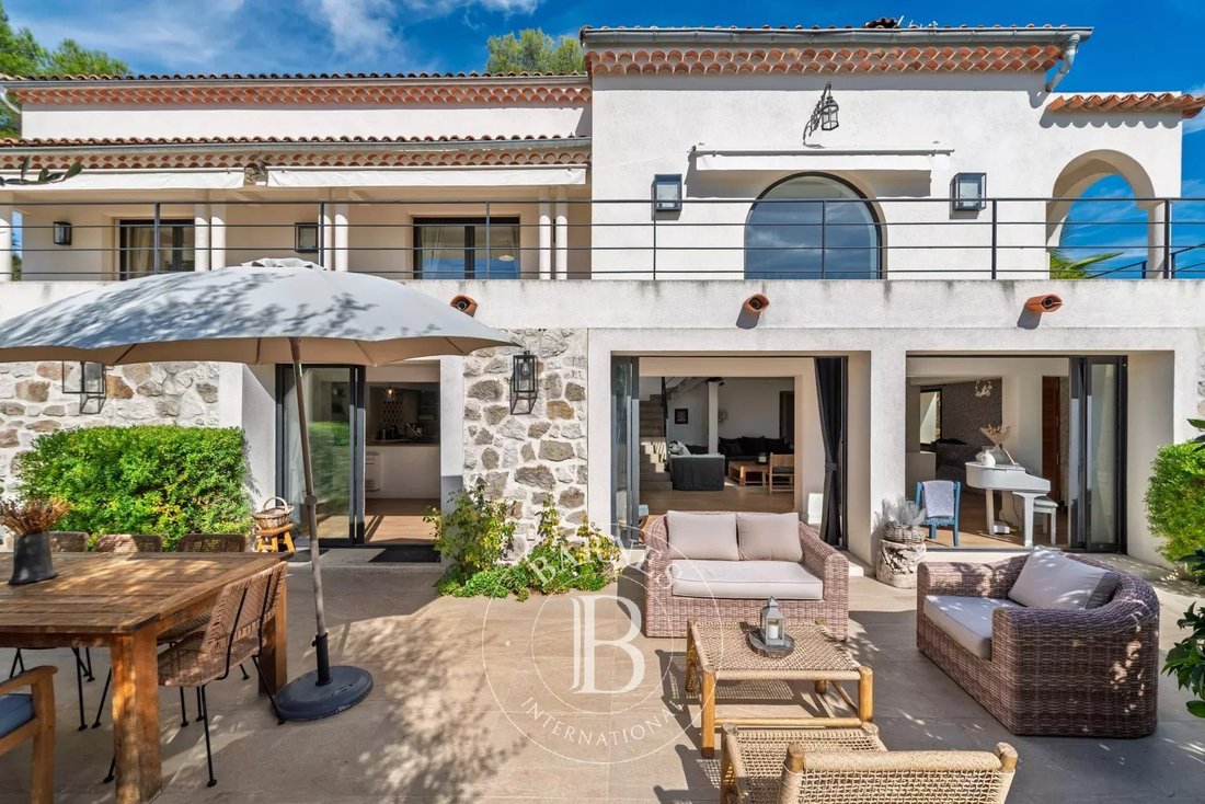Villa in Nord, Roquefort-les-Pins, France 3 - 16364223