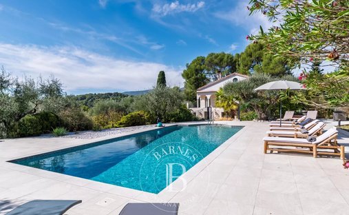 Villa in Nord, Roquefort-les-Pins, France 1