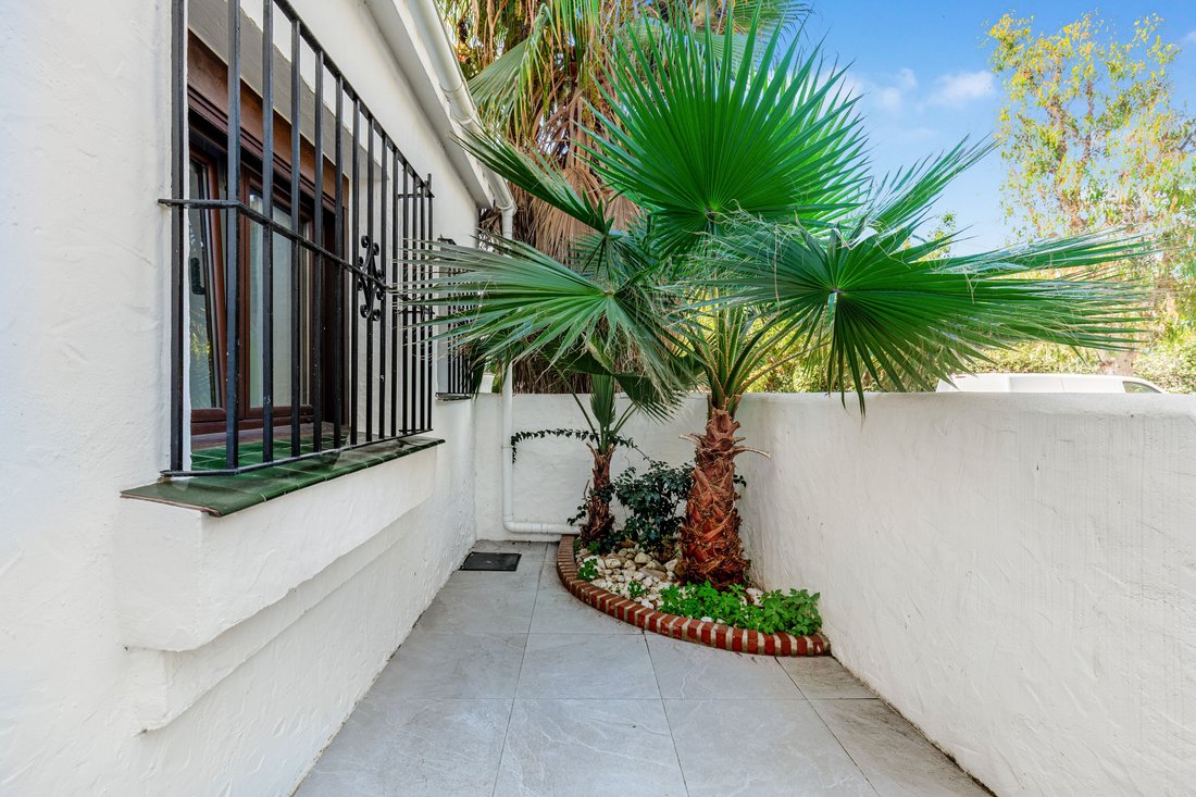Apartment in Puerto Banus, Marbella, Spain 4 - 16250676