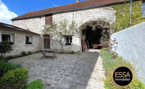 House in Crespieres, Ile-de-France, France 1