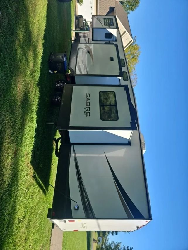 2021 Sabre by Forest River Sabre Fifth Wheel 37FLH in Winchester, KY, United States 3 - 16365154