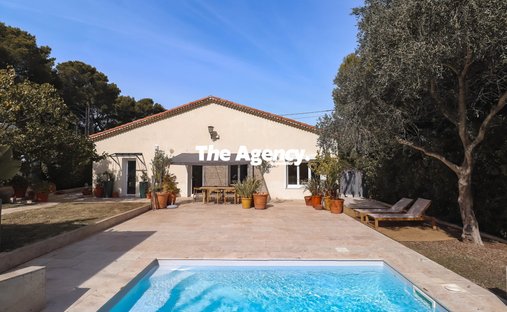 Villa in Vaufrèges, Marseille, Provence-Alpes-Côte d'Azur 1
