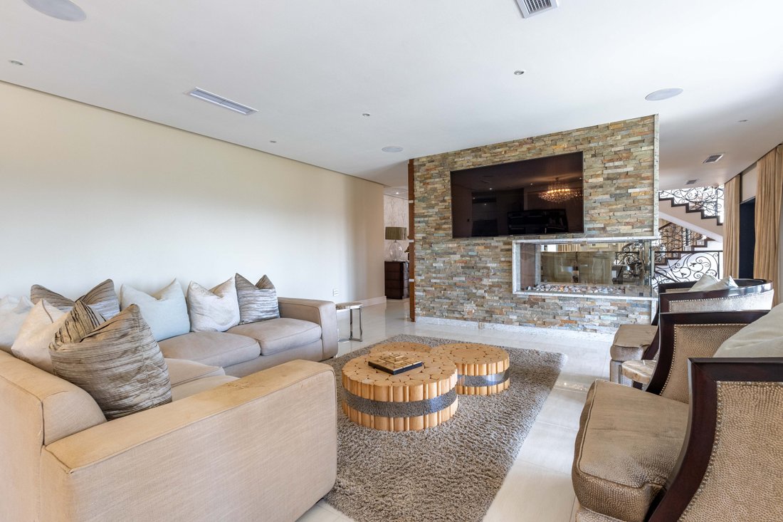 House in Blackburn, KwaZulu-Natal, South Africa 4 - 16365526