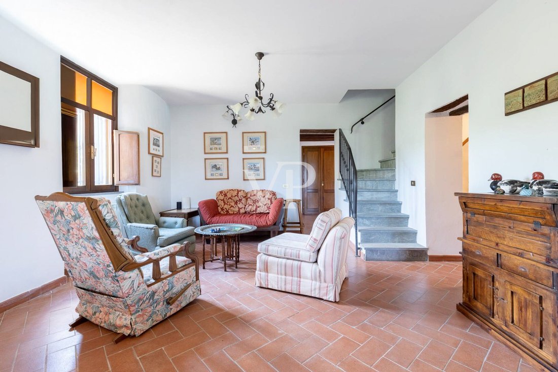 House in Historic Center, Lucca, Tuscany 4 - 16364763