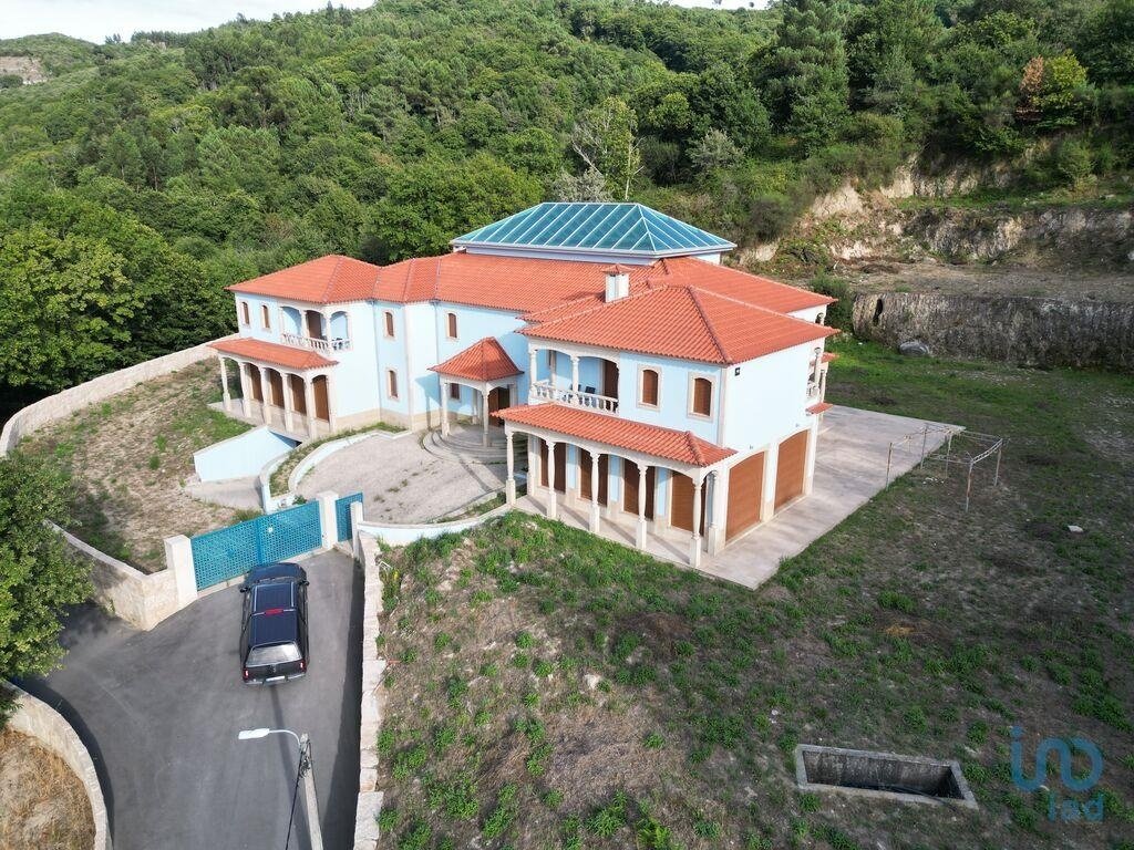 Townhouse in Campelo, Porto District, Portugal 1 - 16365739