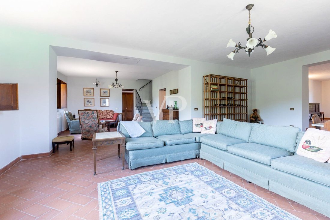 House in Historic Center, Lucca, Tuscany 3 - 16364763