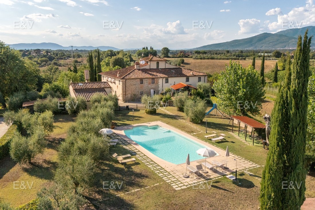 Villa in Terranuova Bracciolini, Tuscany, Italy 1 - 16368431