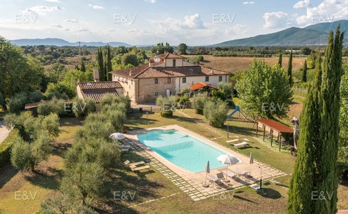 Villa en Terranuova Bracciolini, Toscana, Italia 1
