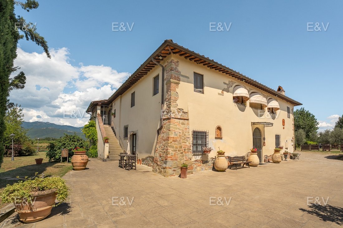 Villa in Terranuova Bracciolini, Tuscany, Italy 4 - 16368431
