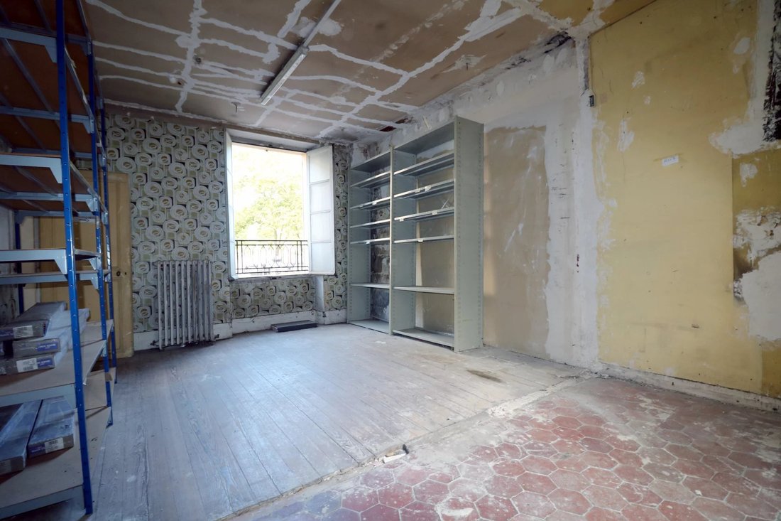 Apartment in Montreuil, Versailles, France 3 - 16369184