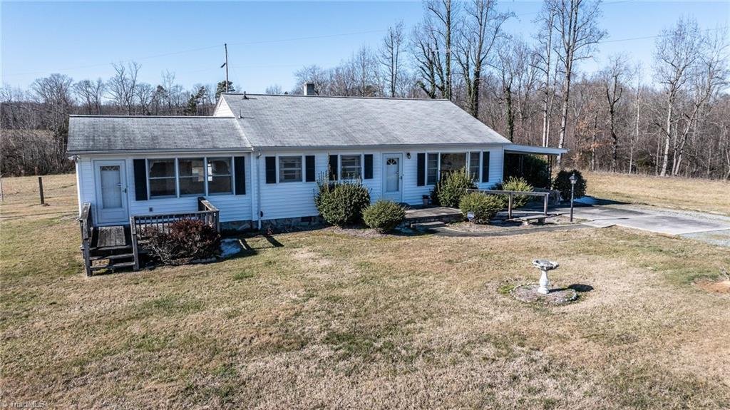 House in Siler City, North Carolina, United States 2 - 16370895